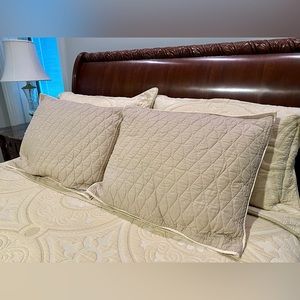 listing-status-banner